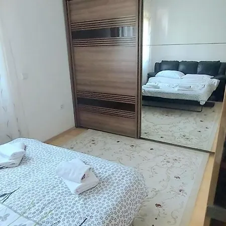 Family With Garden Apartment Sarajevo