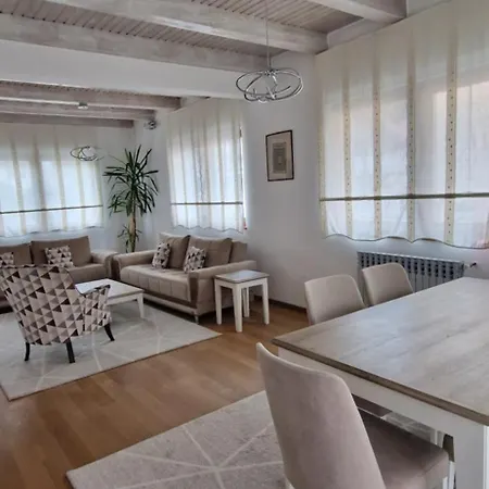 Apartment Family With Garden