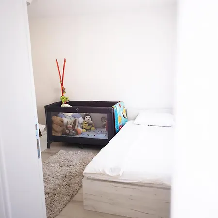 Family With Garden Apartment *