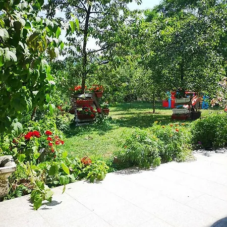 Family With Garden Apartment Sarajevo